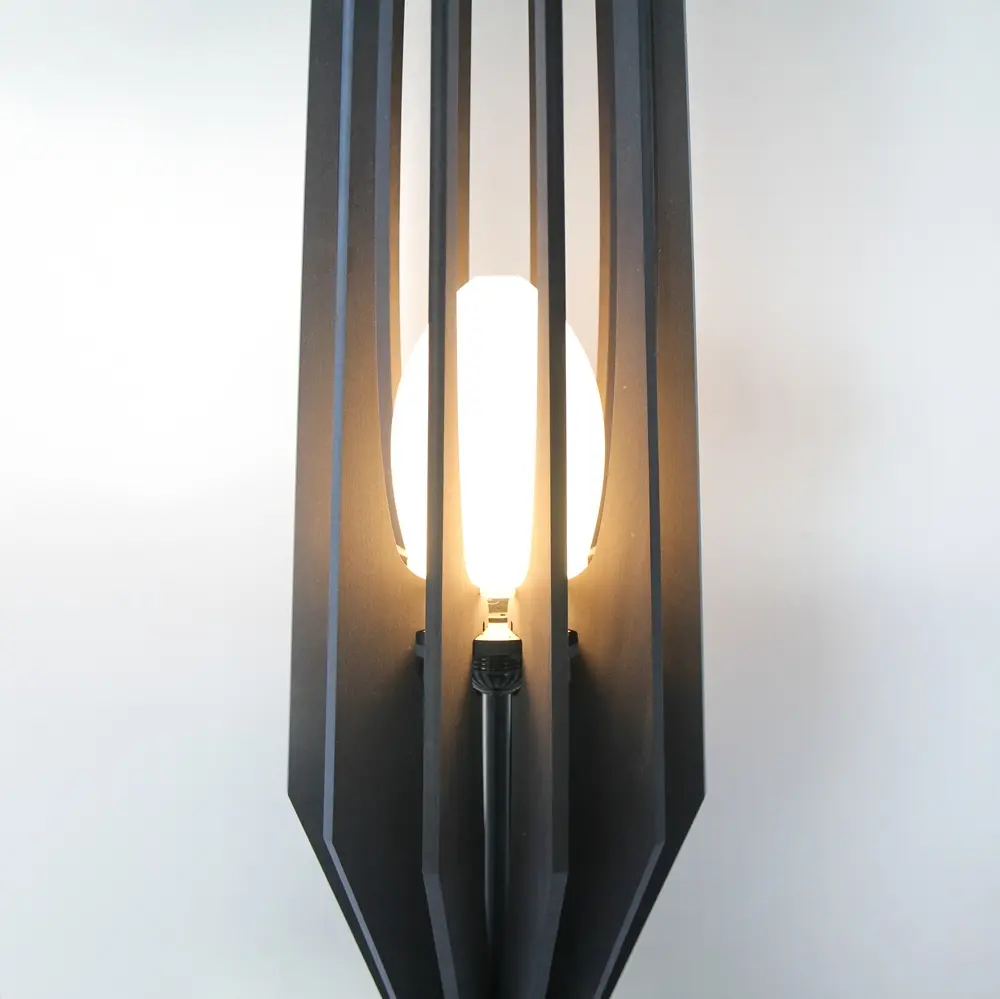 Fire S black fond gris ON ZOOM BD.webp